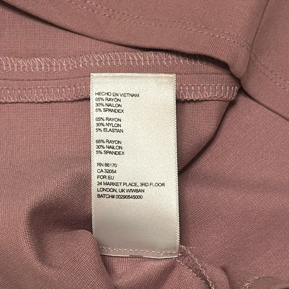 NWT UO Silence + Noise Off-The-Shoulder Slashed Ponte Mini Dress in Mauve Size S - Picture 16 of 16